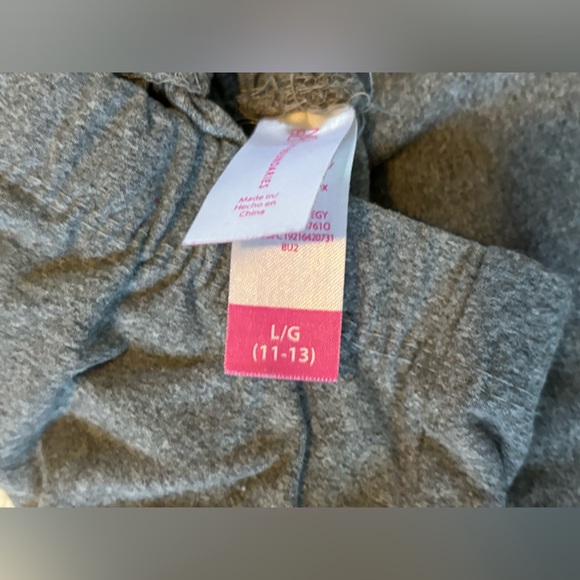 Leggings Bundle (includes 4 pairs)— Sizes M & L - Picture 5 of 7